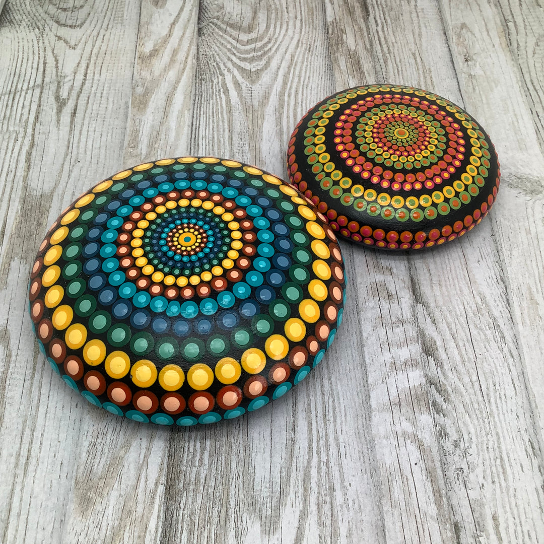 Dotart Mandala Steen in primaire kleuren