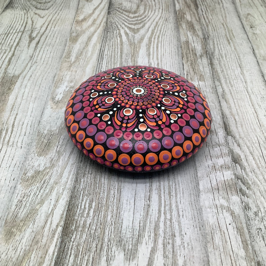 Mandala Steen in roze, lavendel en oranje