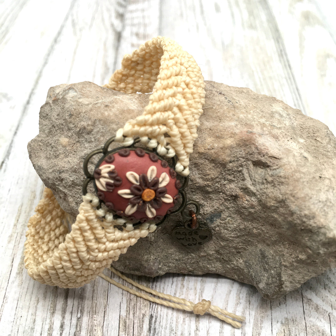 Macramé Armband met Bloem Cabochon