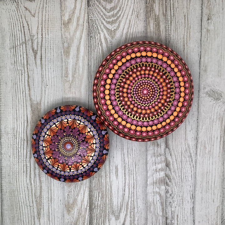 Mandala Steen in roze, oranje en lavendel