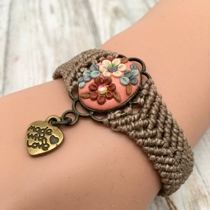 Macrame bracelet with Flower Cabochon