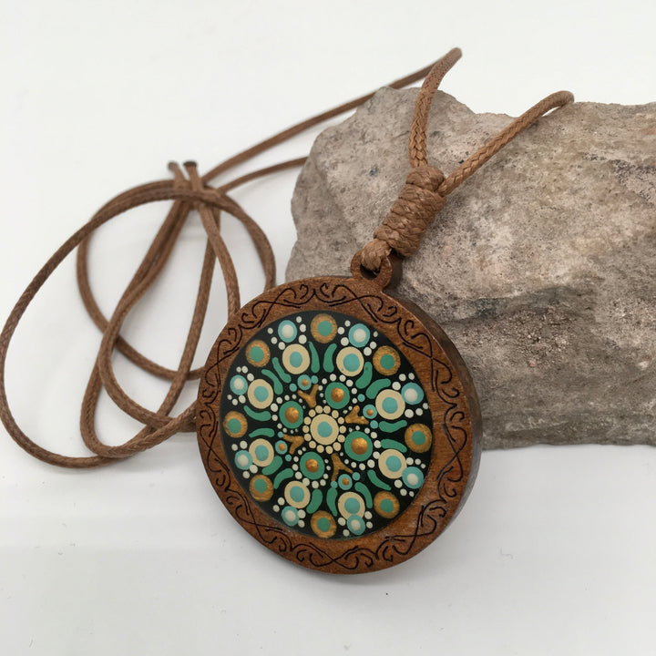 Leren ketting met houten mandala hanger
