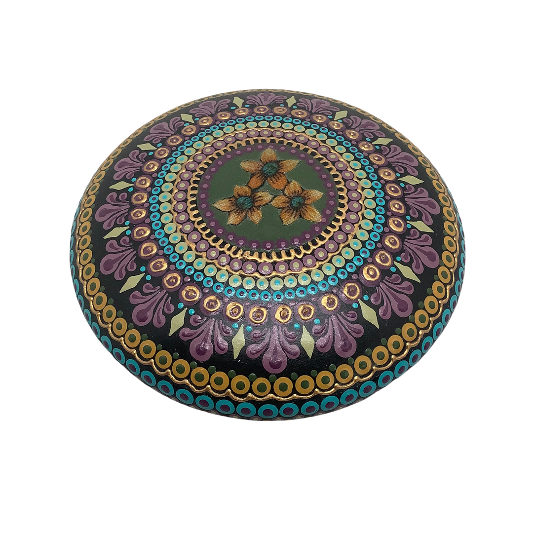 Mandala Steen in paars, groen, blauw en goud