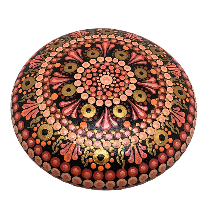 Small mandala stone with dot art in salmon, pink and gold – handmade and varnished for use as decor or meditation stone