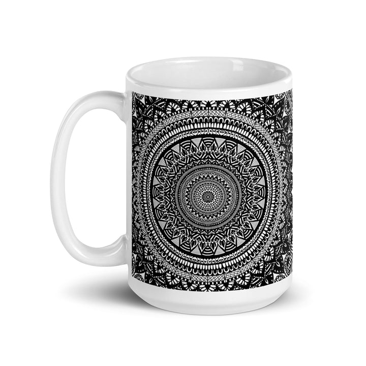 Mandala Duality: Zwart-witte keramische koffiekop
