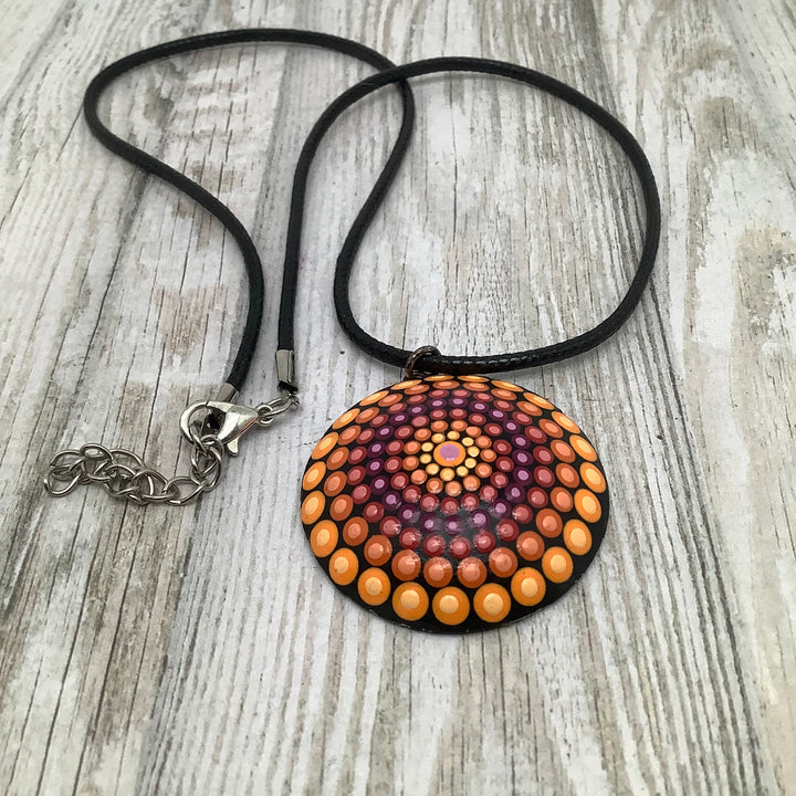 Mandala-halsketting in warme kleuren