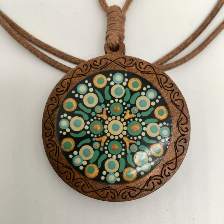 Leren ketting met houten mandala hanger