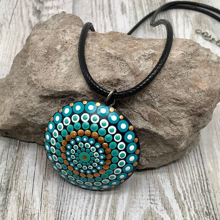 Mandala ketting in petrolkleur, wit en goud