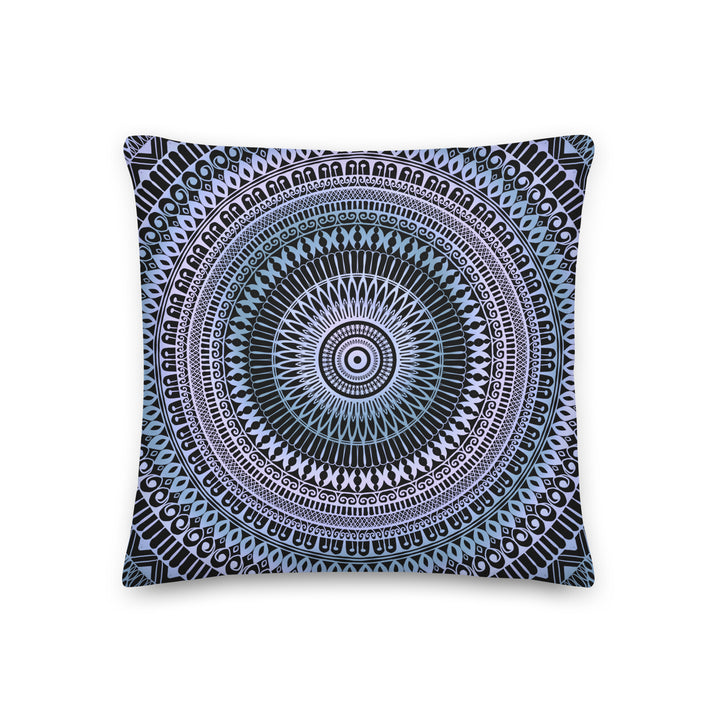 Icy Whispers: Mandala kussenhoes in subtiel roze en blauw
