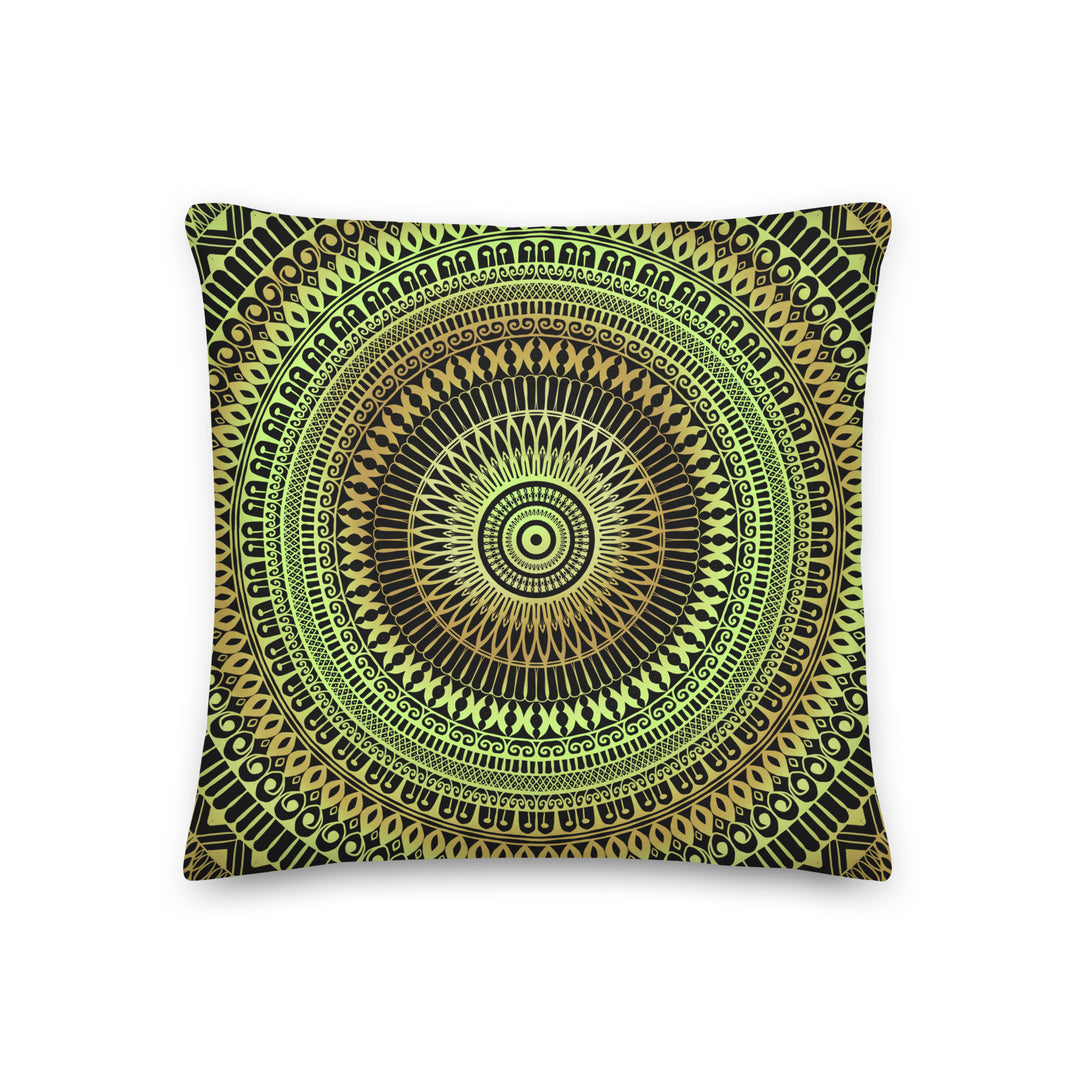 Botanical Dreams: Mandala zachtgroene kussenhoes met subtiele okergele accenten