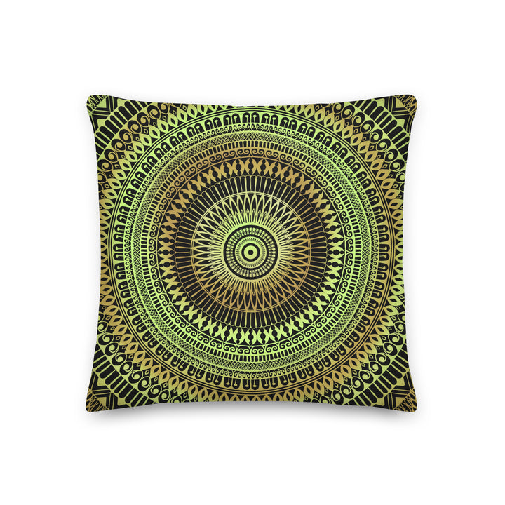 Botanical Dreams: Mandala zachtgroene kussenhoes met subtiele okergele accenten