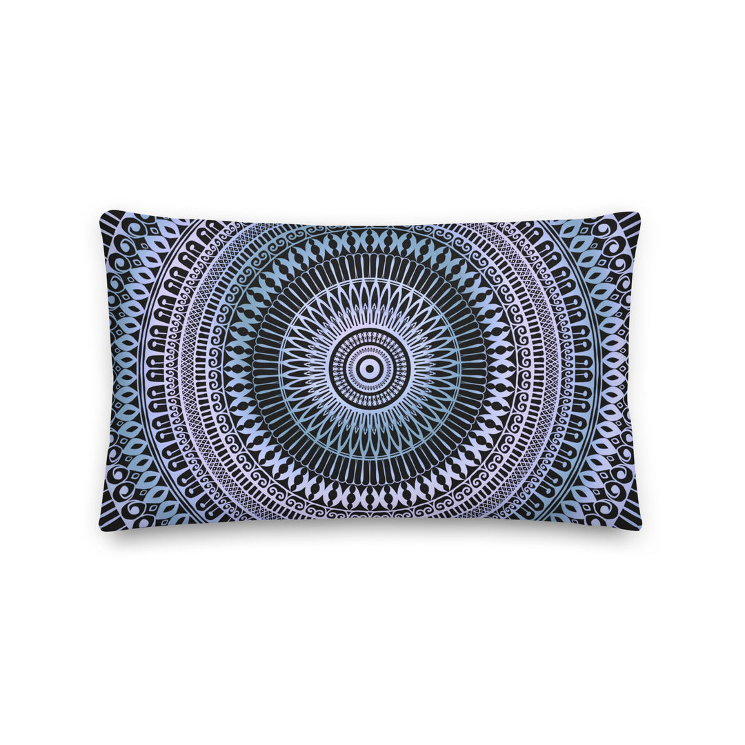 Icy Whispers: Mandala kussenhoes in subtiel roze en blauw