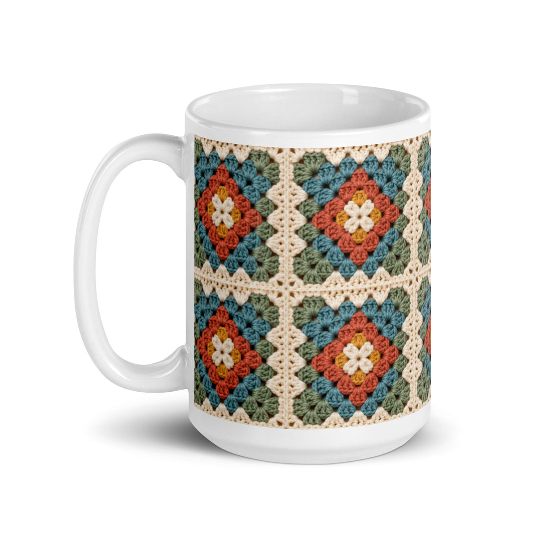 15 oz granny square koffiemok met kleurrijke retro haakprint, oor links